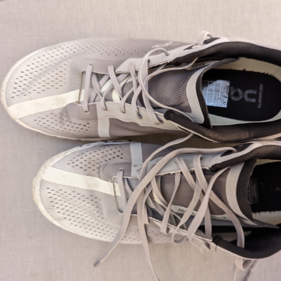 On Cloudflow 4.0 - Gently Used - Picture 2 of 5